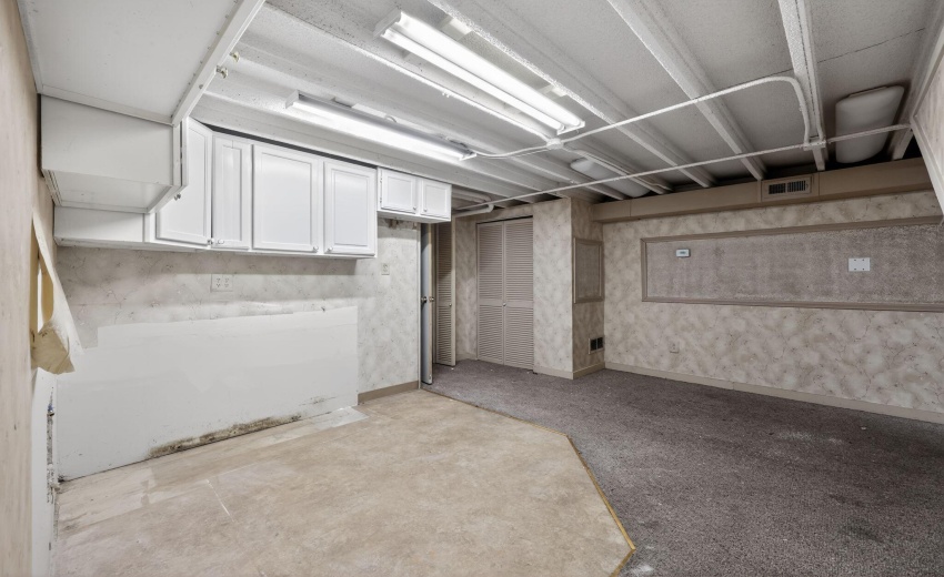 35_7235_Calumet_Ave_Hammond_IN_46324-Oth