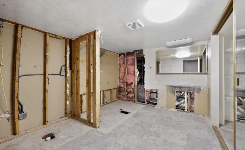 20_7235_Calumet_Ave_Hammond_IN_46324-Bat