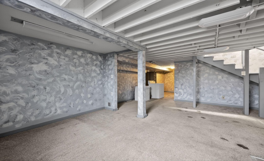 32_7235_Calumet_Ave_Hammond_IN_46324-Oth