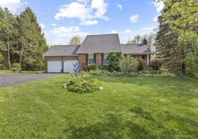 328 Tratebas Road, Chesterton, Indiana, 3 Bedrooms Bedrooms, 9 Rooms Rooms,3 BathroomsBathrooms,Residential,For Sale,Tratebas,NRA834904