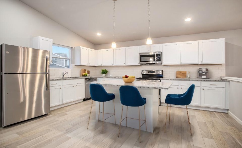 2-i2060 V8.1 Kitchen Virtual Staging