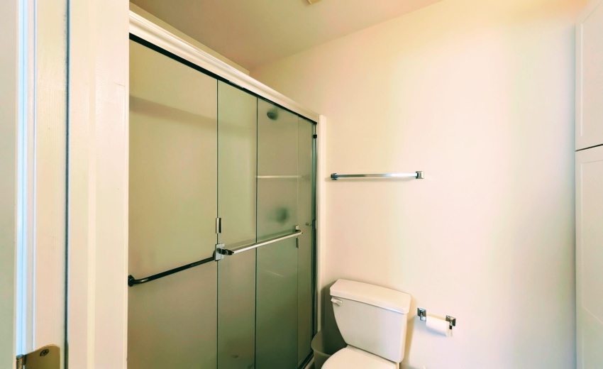 Primary Ensuite Bath 1