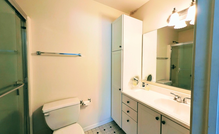 Primary Ensuite Bath