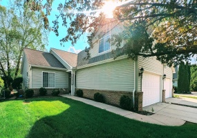 2913 Lake Pointe Drive, Valparaiso, Indiana, 3 Bedrooms Bedrooms, 7 Rooms Rooms,3 BathroomsBathrooms,Residential,For Sale,Lake Pointe,NRA838260