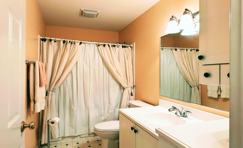 Main Floor Bathroom
