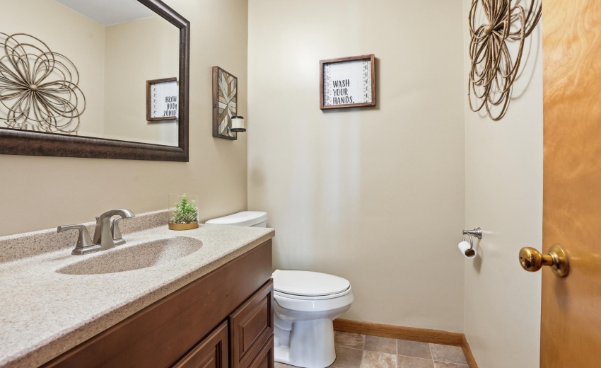1/2 Bath