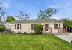 427 East Street, Crown Point, Indiana, 3 Bedrooms Bedrooms, 6 Rooms Rooms,1 BathroomBathrooms,Residential,For Sale,East,NRA838251