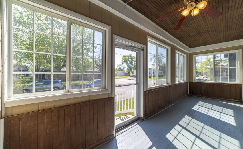 CFrontPorchEdward0011