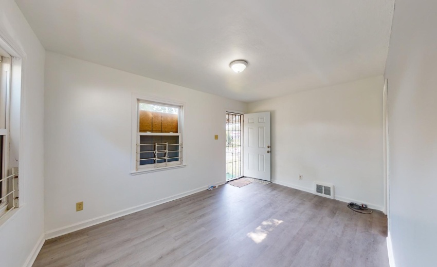 2537-Van-Buren-Pl-08262024_154447