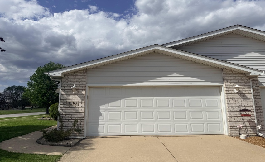 2 Car Garage