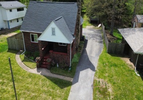 424 Yanke Road, Trail Creek, Indiana, 3 Bedrooms Bedrooms, 10 Rooms Rooms,1 BathroomBathrooms,Residential,For Sale,Yanke,NRA838313