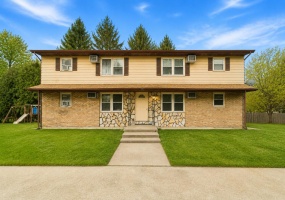 2161 Annabelle Court, Chesterton, Indiana, 7 Bedrooms Bedrooms, ,4 BathroomsBathrooms,Residential Income,For Sale,Annabelle,NRA838344