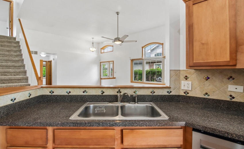 16-web-or-mls-98th Pl-S0605-016