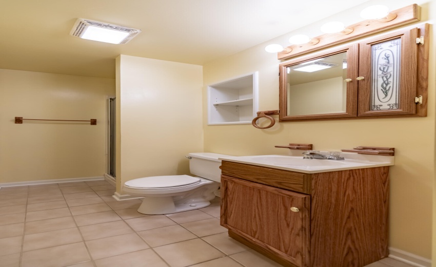 6853 Falcon Dr-38