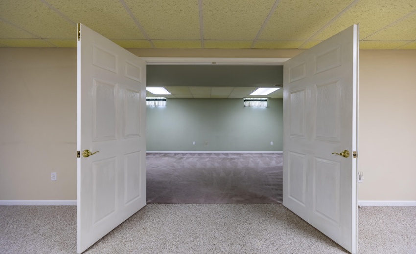 6853 Falcon Dr-39
