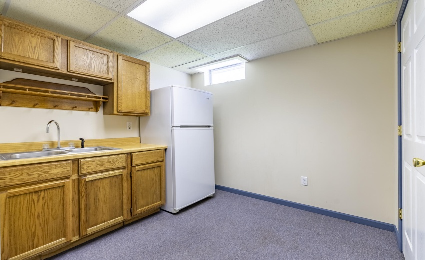 6853 Falcon Dr-35