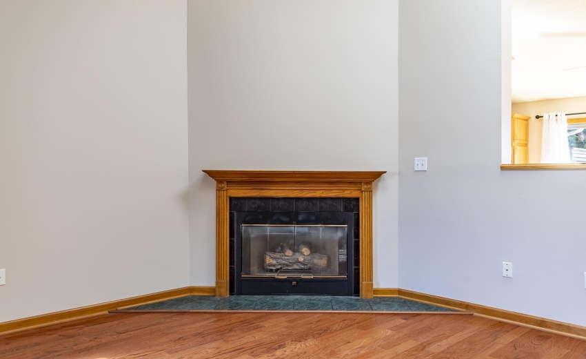 6853 Falcon Dr-15