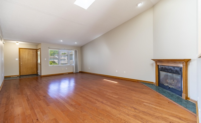 6853 Falcon Dr-14
