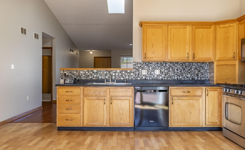6853 Falcon Dr-20