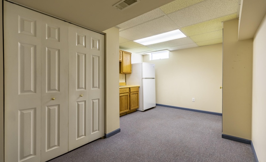6853 Falcon Dr-34