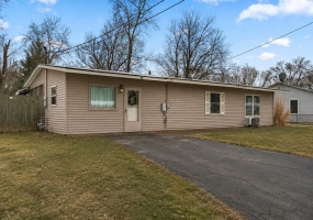 407 Michigami Trail, Porter, Indiana, 3 Bedrooms Bedrooms, 6 Rooms Rooms,1 BathroomBathrooms,Residential,For Sale,Michigami,NRA835565 407 Michigami Trail, Porter, Indiana, 3 Bedrooms Bedrooms, 6 Rooms Rooms,1 BathroomBathrooms,Residential,For Sale,Michigami,NRA835565