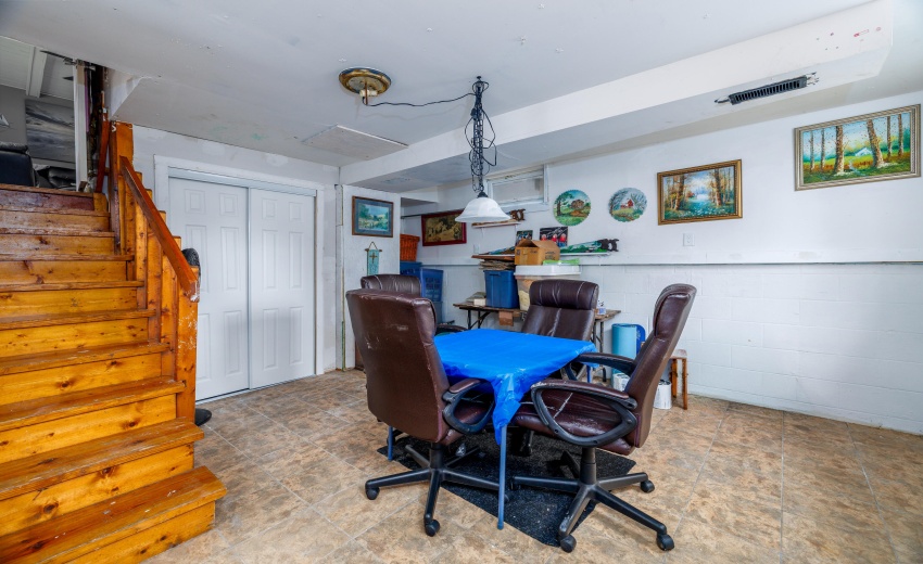 607 E Washington St Morocco-15