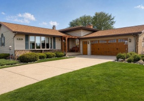 9838 Redbud Road, Munster, Indiana, 4 Bedrooms Bedrooms, 10 Rooms Rooms,2 BathroomsBathrooms,Residential,For Sale,Redbud,NRA838555