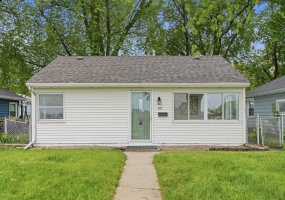 30 Delaware Street, Hobart, Indiana, 2 Bedrooms Bedrooms, 5 Rooms Rooms,1 BathroomBathrooms,Residential,For Sale,Delaware,NRA838656