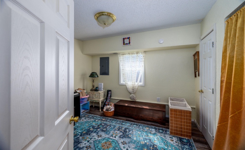 211 W Railroad Kentland-3