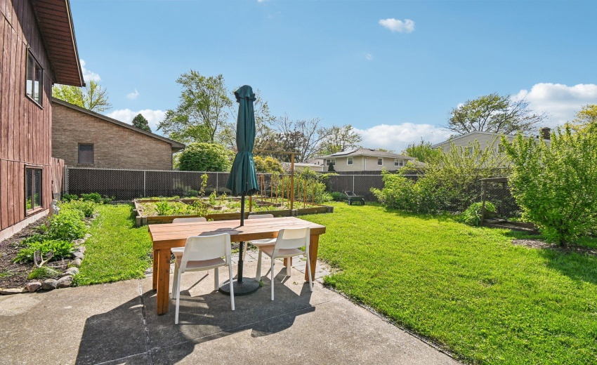 58-web-or-mls-9618 Walnut Dr-S0505-058