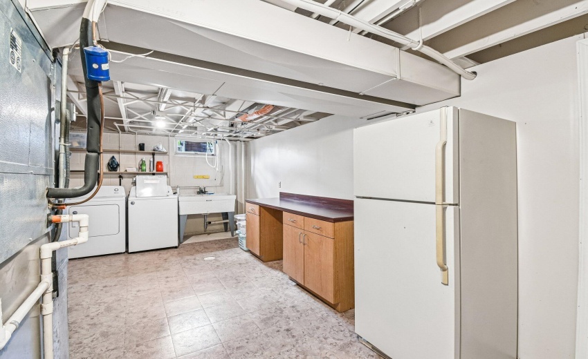 49-web-or-mls-9618 Walnut Dr-S0505-049