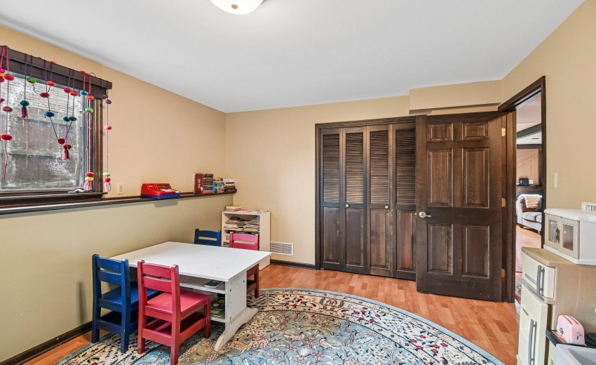 44-web-or-mls-9618 Walnut Dr-S0505-044