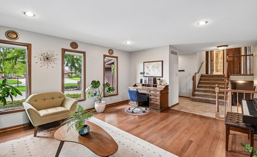 11-web-or-mls-9618 Walnut Dr-S0505-011