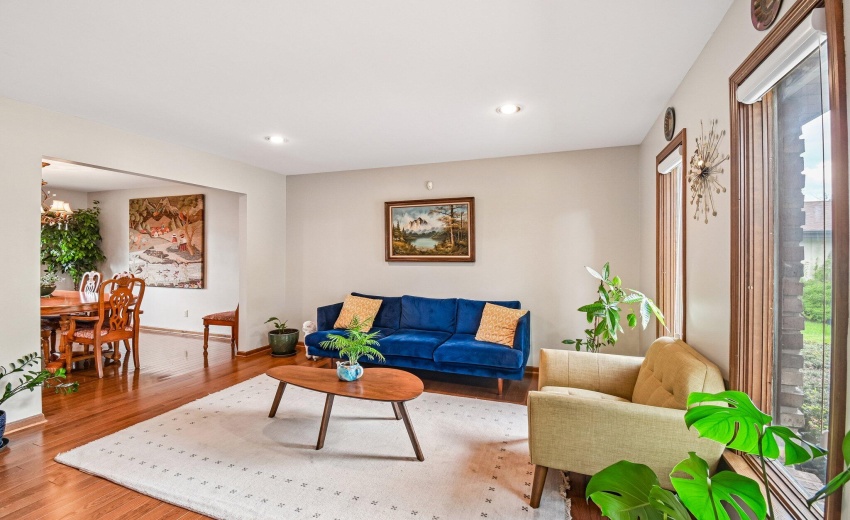 13-web-or-mls-9618 Walnut Dr-S0505-013