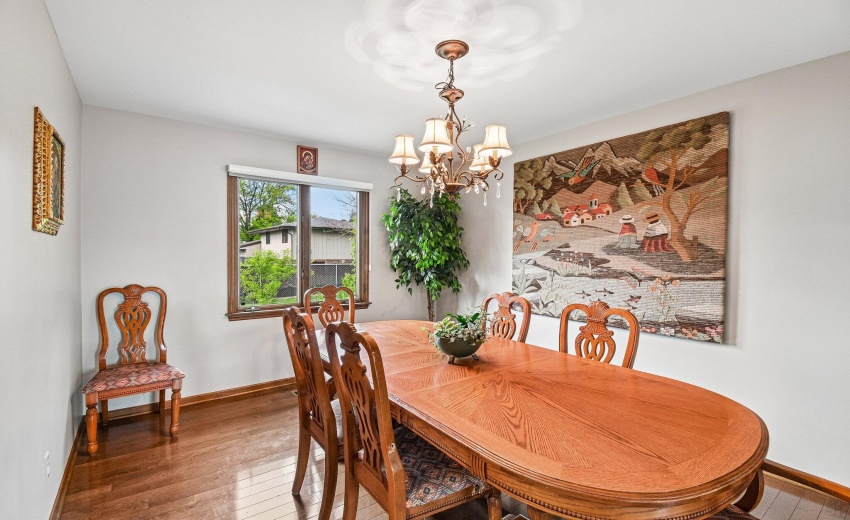 15-web-or-mls-9618 Walnut Dr-S0505-015