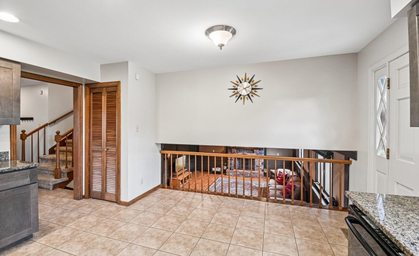21-web-or-mls-9618 Walnut Dr-S0505-021