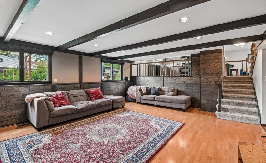 40-web-or-mls-9618 Walnut Dr-S0505-040