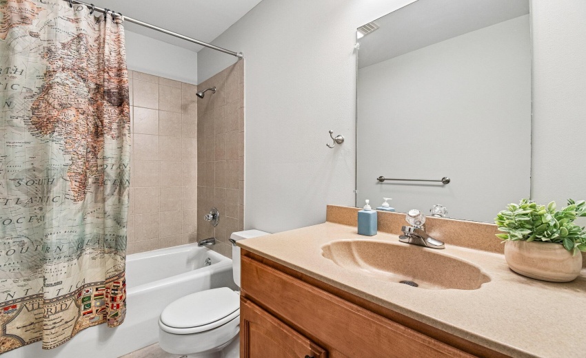 30-web-or-mls-9618 Walnut Dr-S0505-030