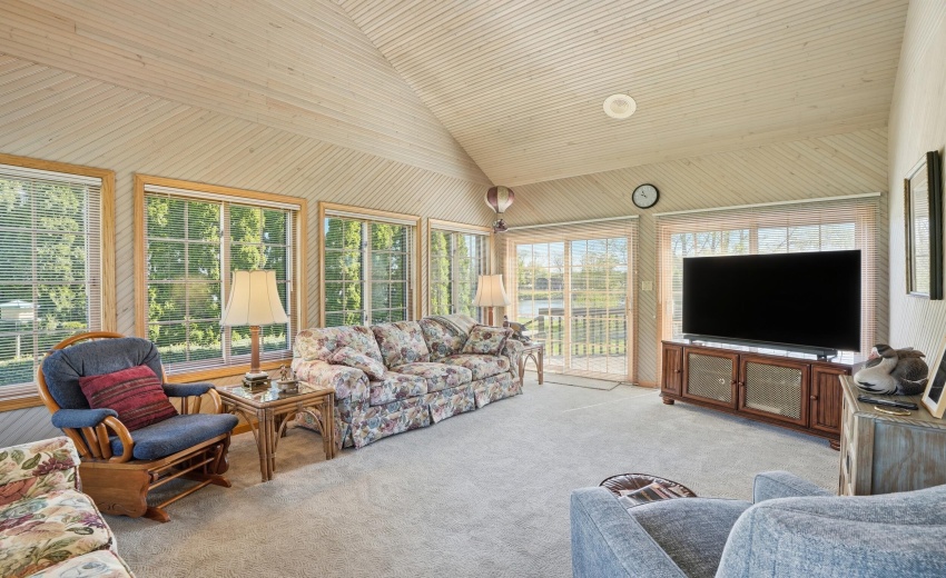 2385 Samuelson Road