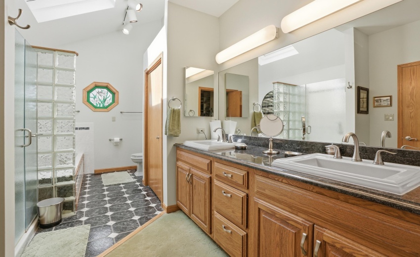 2385 Samuelson Road