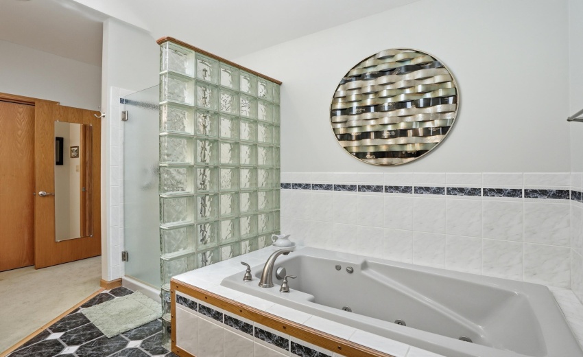 2385 Samuelson Road