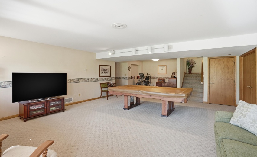 2385 Samuelson Road