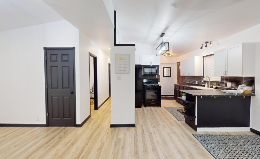737-E-47th-Ave-05202024_001522