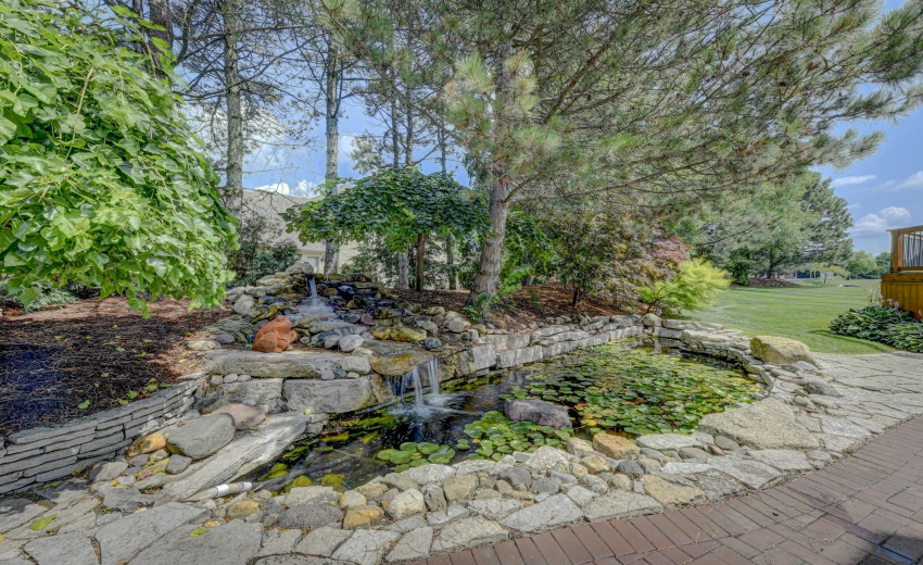 10135 Cherrywood-10