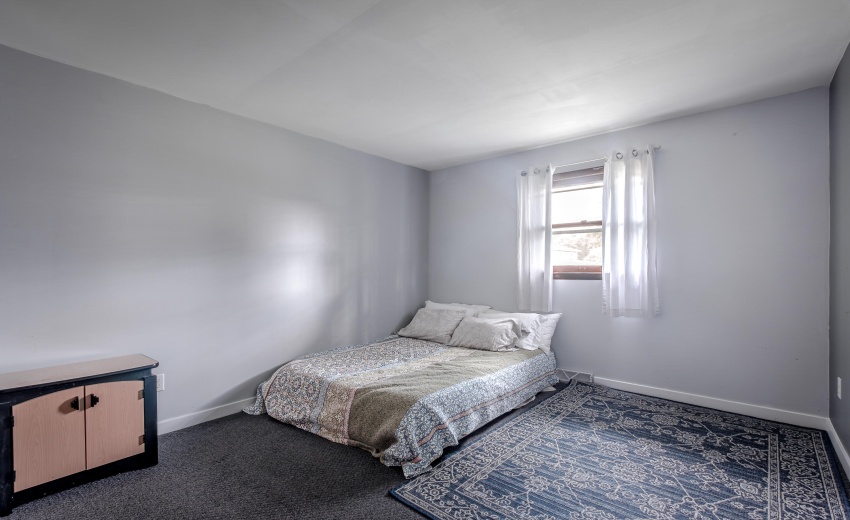 5768_Evergreen_Ave-023