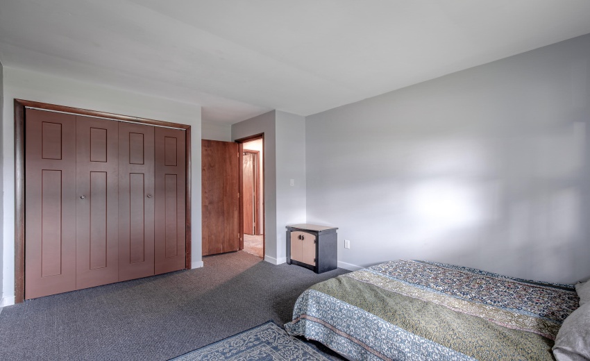5768_Evergreen_Ave-022