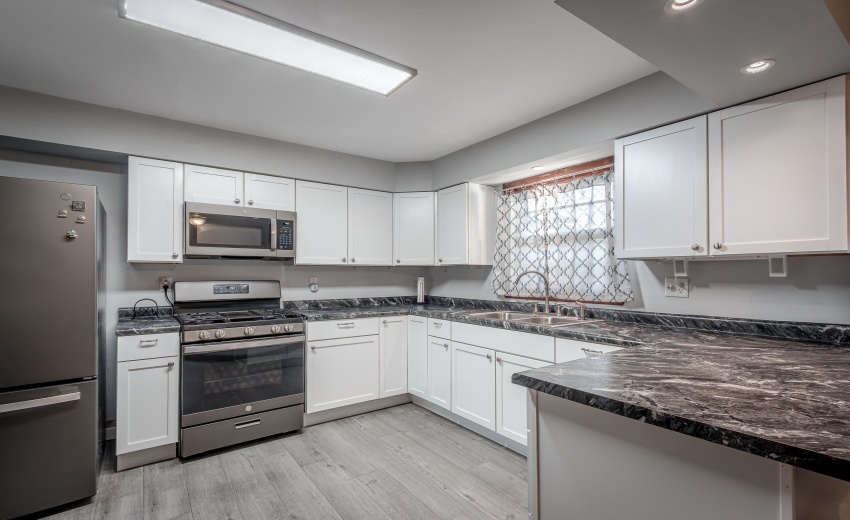 5768_Evergreen_Ave-013