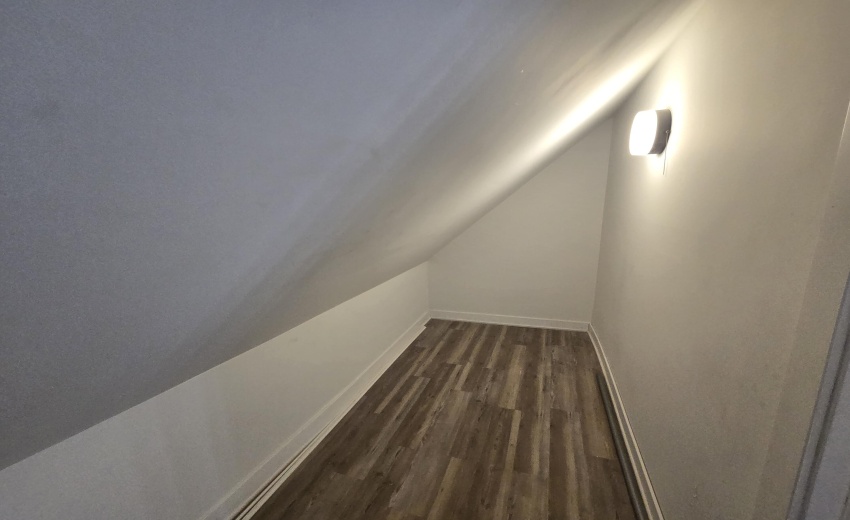 2nd closet upper level
