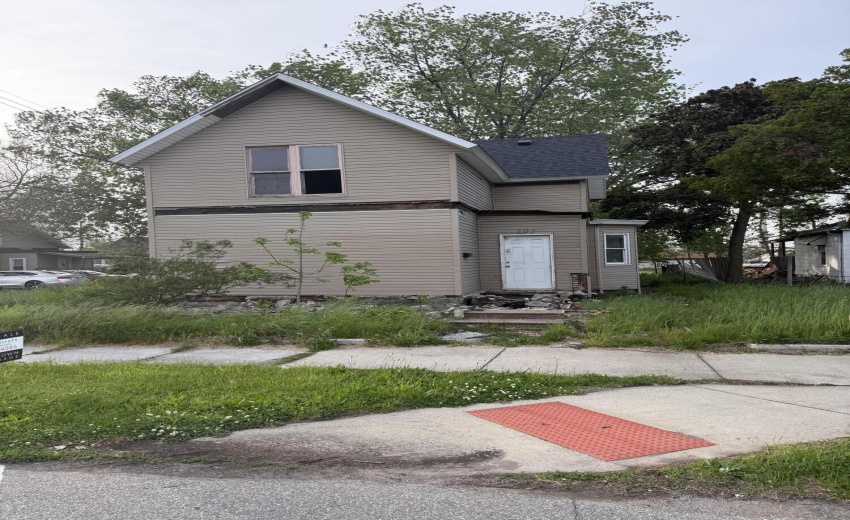 Exterior Pic 2