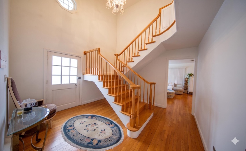 stairs_foyer2